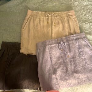 3 Ellen Tracy Linen Skorts